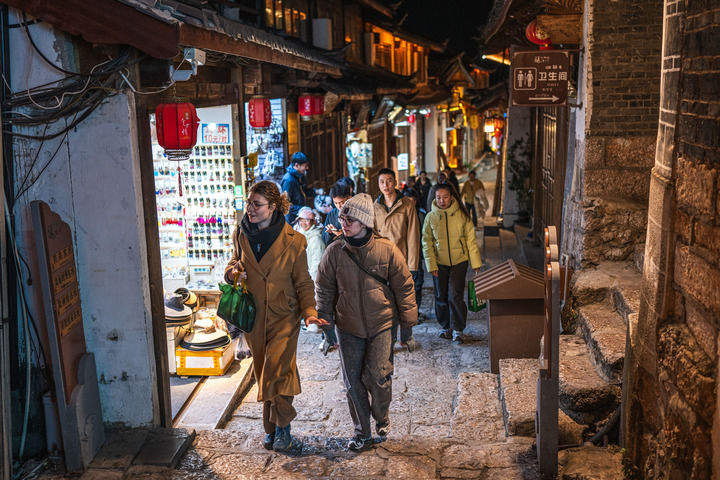 神州大地清风劲
——2025年以习近平同志为核心的党中央贯彻执行中央八项规定、推进作风建设综述「相关图片」