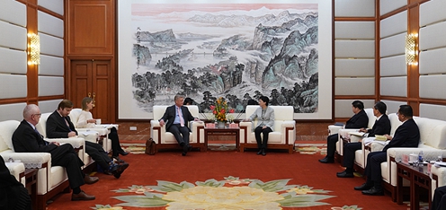 Shi Xiaolin Meets with Ambassador of Finland to China Mikko Kinnunen