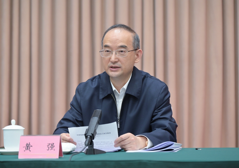 彭清华在深化国资国企改革工作座谈会上强调
聚焦重点领域关键环节推动改革走深走实
加快形成四川国资国企高质量发展现代化体系
黄强主持会议「相关图片」