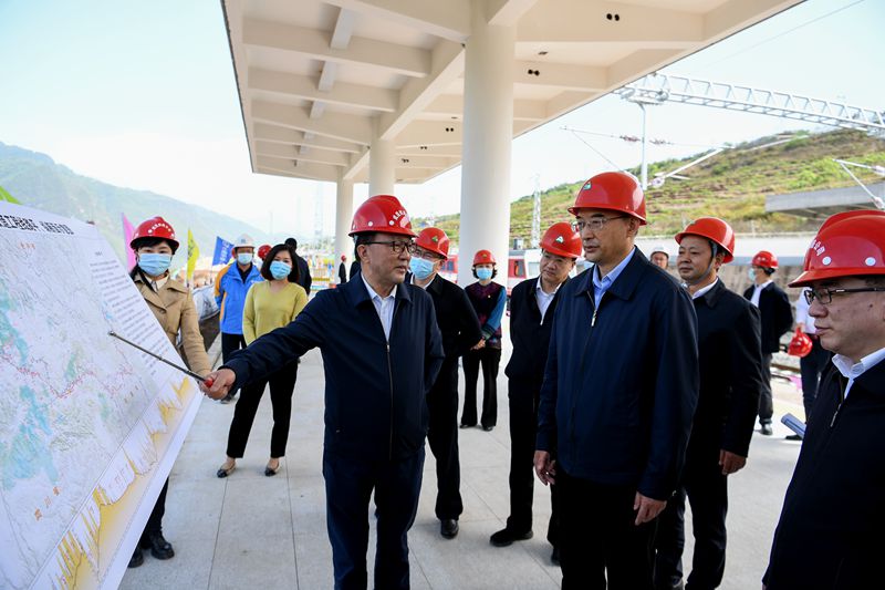 黄强在乐山调研时强调
牢记嘱托凝心聚力苦干实干
全力推动小凉山彝区经济社会高质量发展「相关图片」
