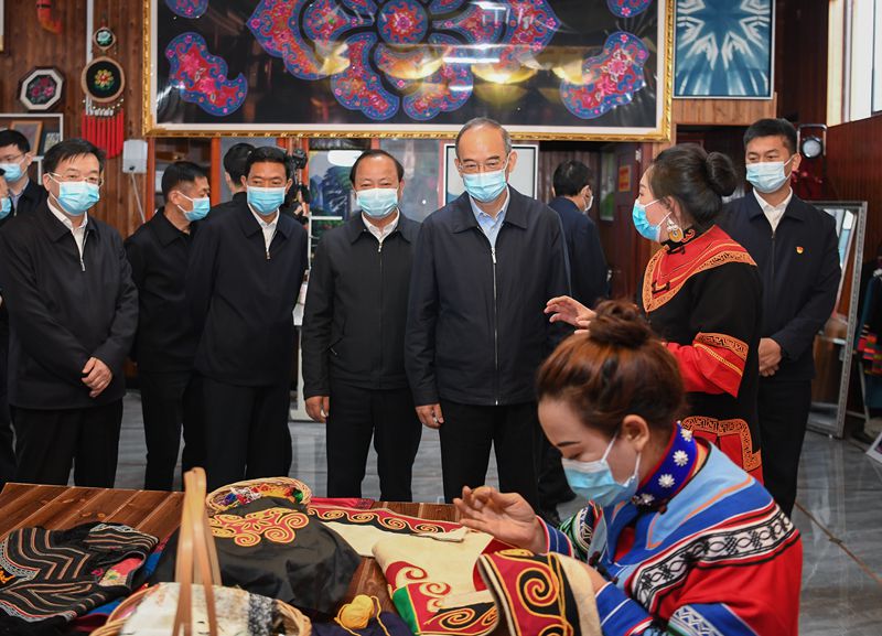 黄强在乐山调研时强调
牢记嘱托凝心聚力苦干实干
全力推动小凉山彝区经济社会高质量发展「相关图片」